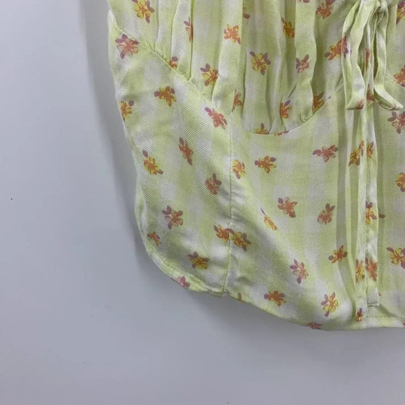 Abound Women's Floral Ruffle Cropped Green Lime Cream in Picnic Check M NWT - Picture 4 of 12